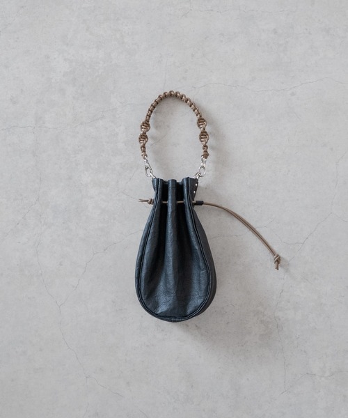 Senti（センティ）の「Dyneema Leather MEDICINE BAG M+HAND STRAP / ダイニーマレザー メディスンバッグ M+ハンドストラップ（ショルダーバッグ・メンズ・ブラック/ブラック系その他・FREE）」の12枚目の写真