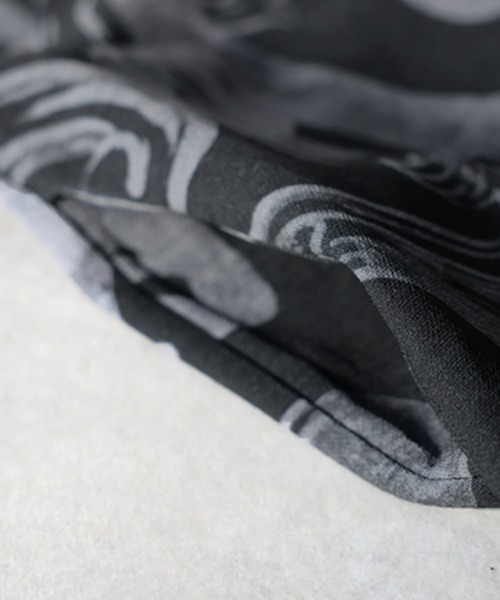 antiqua(アンティカ)の「ボタニカル柄 ロングワンピース(ワンピース・レディース・ブラック・ONESIZE)」の8枚目の写真
