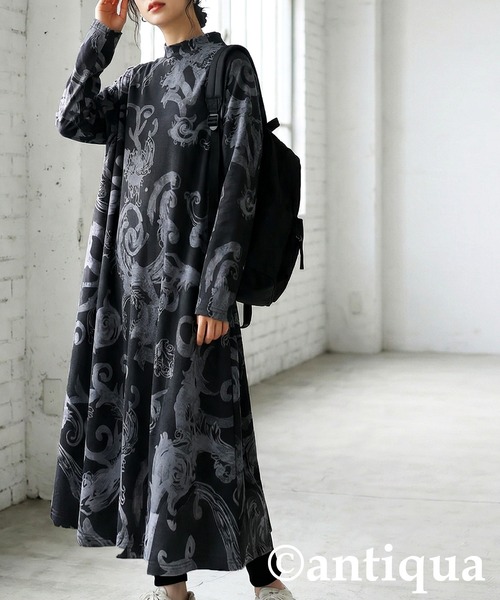 antiqua(アンティカ)の「ボタニカル柄 ロングワンピース(ワンピース・レディース・ブラック・ONESIZE)」の4枚目の写真