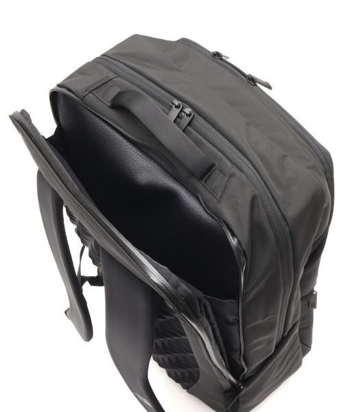 THE NORTH FACE(ザノースフェイス)の「THE NORTH FACE Shuttle Daypack / ザ ノース フェイス シャトル デイパック(バックパック/リュック・メンズ・ブラック・FREE)」の9枚目の写真