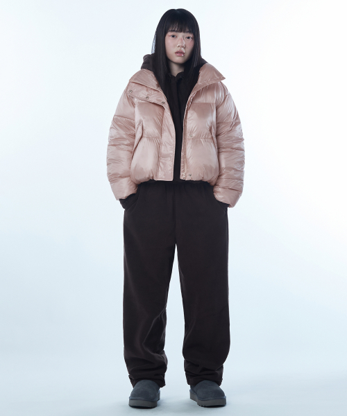 MUSINSA STANDARD WOMAN（ムシンサスタンダードウーマン）の「ウィメンズデイリープファーグロッシーショートダウンジャケット[ピンク]（ダウンジャケット/コート・レディース・その他・MEDIUM/SMALL/X-SMALL/LARGE）」の3枚目の写真