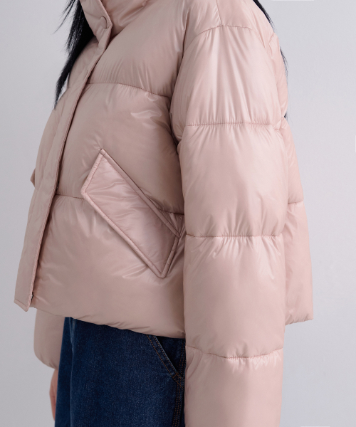 MUSINSA STANDARD WOMAN（ムシンサスタンダードウーマン）の「ウィメンズデイリープファーグロッシーショートダウンジャケット[ピンク]（ダウンジャケット/コート・レディース・その他・MEDIUM/SMALL/X-SMALL/LARGE）」の6枚目の写真