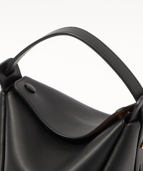 TOMORROWLAND （トゥモローランド）の「ADVENE MINI AGE バッグ（ハンドバッグ・レディース・ブラック・FREE）」の6枚目の写真