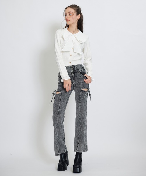 REDYAZEL(レディアゼル)の「エンブレムボタンケーブルリボンタイニットトップス(ニット/セーター・レディース・ネイビー/ブラック/オフホワイト/ミント・FREE)」の6枚目の写真