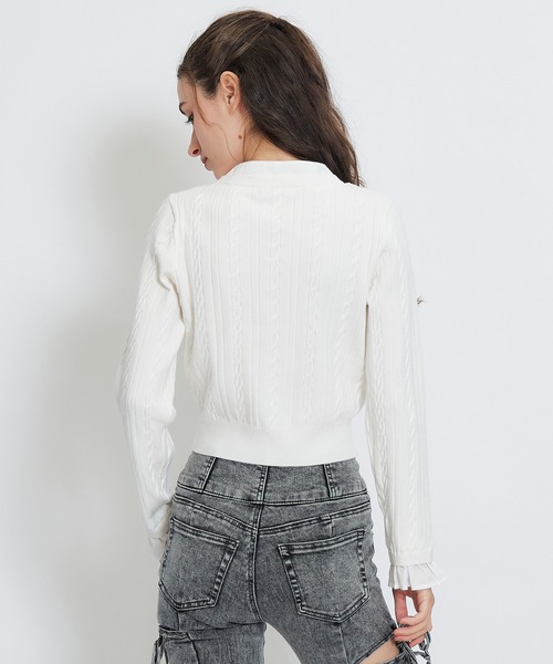 REDYAZEL(レディアゼル)の「エンブレムボタンケーブルリボンタイニットトップス(ニット/セーター・レディース・ネイビー/ブラック/オフホワイト/ミント・FREE)」の12枚目の写真