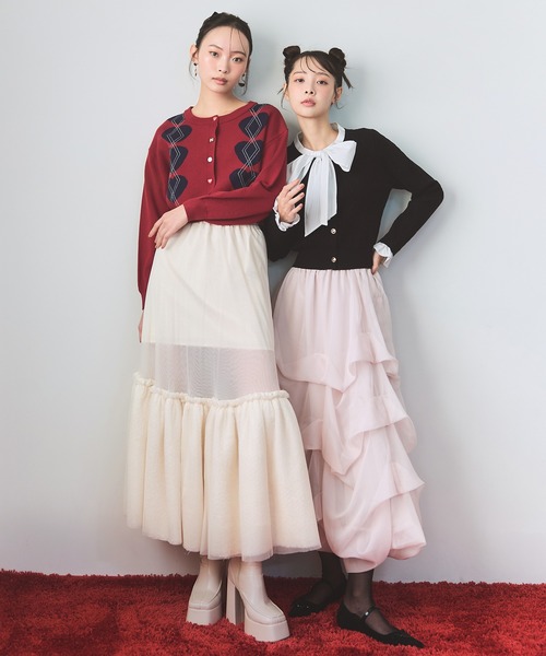 REDYAZEL(レディアゼル)の「エンブレムボタンケーブルリボンタイニットトップス(ニット/セーター・レディース・ネイビー/ブラック/オフホワイト/ミント・FREE)」の15枚目の写真