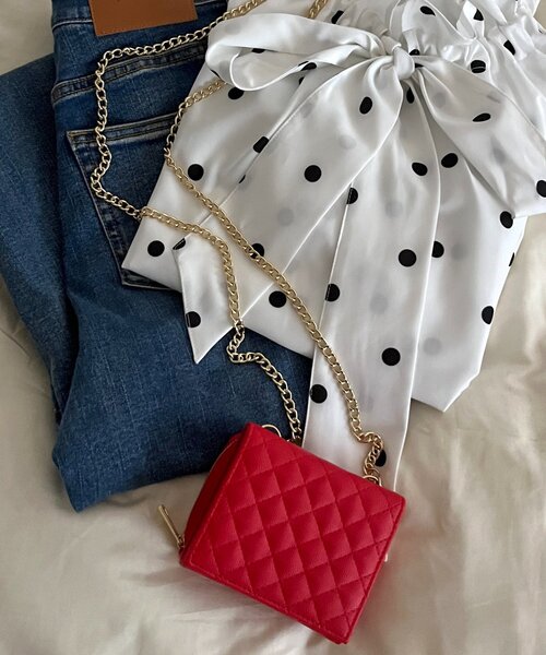 prose verse（プロズヴェール）の「チェーンショルダー付きキルティングミニ財布（財布・レディース・レッド/ベージュ/ブラック・FREE）」の3枚目の写真