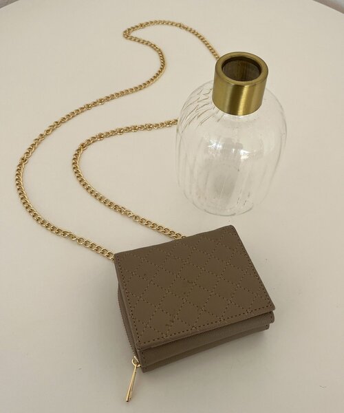 prose verse（プロズヴェール）の「チェーンショルダー付きキルティングミニ財布（財布・レディース・レッド/ベージュ/ブラック・FREE）」の6枚目の写真