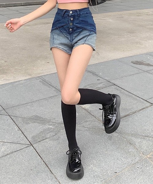 GLAMOROUS JANE(グラマラスジェーン)の「グラデーションデニムショートパンツ(デニムパンツ・レディース・ブルー・L/M)」の7枚目の写真