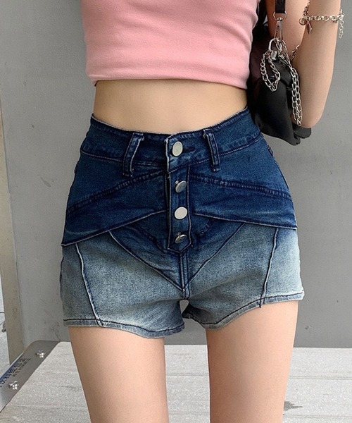 GLAMOROUS JANE(グラマラスジェーン)の「グラデーションデニムショートパンツ(デニムパンツ・レディース・ブルー・L/M)」の3枚目の写真