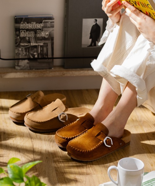 Minnetonka(ミネトンカ)の「【MINNETONKA/ミネトンカ】 / クロッグシューズ BUCKLE CLOG(スリッポン・レディース・ベージュ/ブラウン・6/9/8/7)」の2枚目の写真