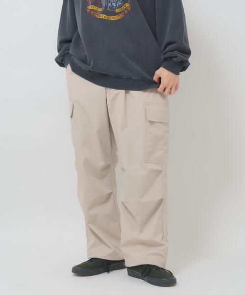 ITEMS URBANRESEARCH（アイテムズ アーバンリサーチ）の「高機能 ウエストイージーポリカーゴパンツ（その他パンツ・メンズ・チャコールグレー/アイボリー/ブラック/カーキ・LARGE/MEDIUM/SMALL）」の2枚目の写真