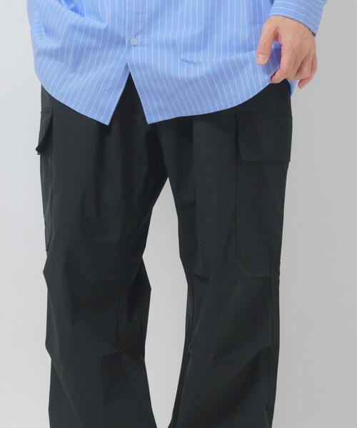 ITEMS URBANRESEARCH（アイテムズ アーバンリサーチ）の「高機能 ウエストイージーポリカーゴパンツ（その他パンツ・メンズ・チャコールグレー/アイボリー/ブラック/カーキ・LARGE/MEDIUM/SMALL）」の13枚目の写真
