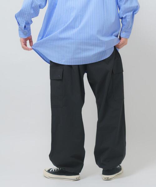 ITEMS URBANRESEARCH（アイテムズ アーバンリサーチ）の「高機能 ウエストイージーポリカーゴパンツ（その他パンツ・メンズ・チャコールグレー/アイボリー/ブラック/カーキ・LARGE/MEDIUM/SMALL）」の14枚目の写真
