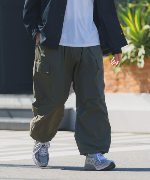 ITEMS URBANRESEARCH（アイテムズ アーバンリサーチ）の「高機能 ウエストイージーポリカーゴパンツ（その他パンツ・メンズ・チャコールグレー/アイボリー/ブラック/カーキ・LARGE/MEDIUM/SMALL）」の20枚目の写真