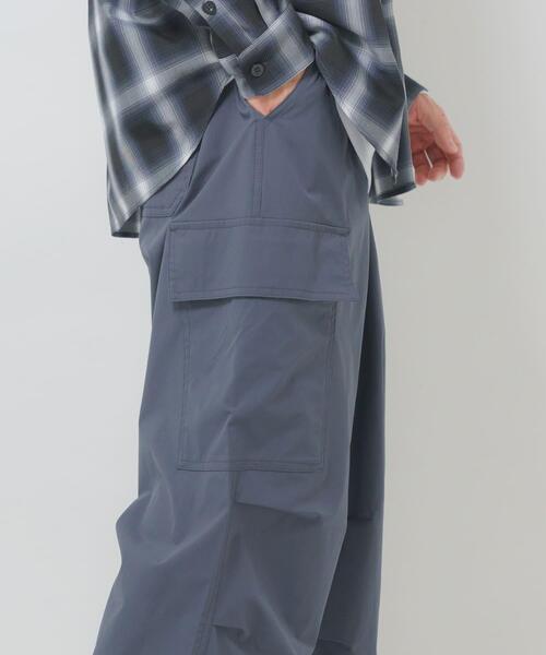 ITEMS URBANRESEARCH(アイテムズ アーバンリサーチ)の「『接触冷感/イージーケア』高機能 ウエストイージーポリカーゴパンツ(その他パンツ・メンズ・チャコールグレー/アイボリー/ブラック/カーキ・LARGE/MEDIUM/SMALL)」の11枚目の写真