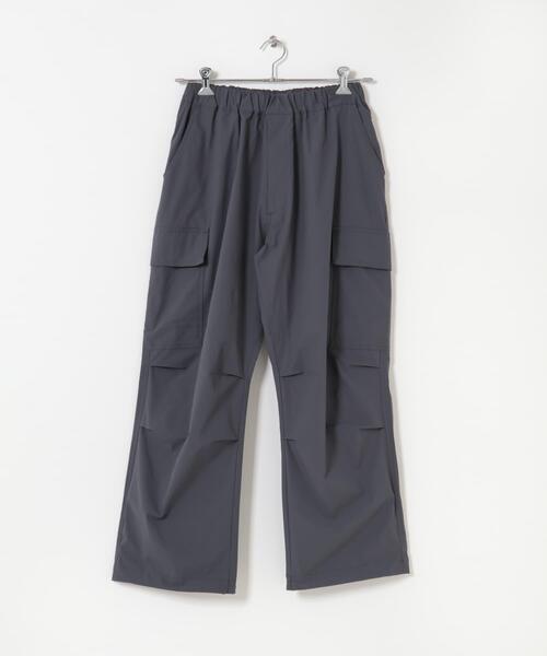ITEMS URBANRESEARCH(アイテムズ アーバンリサーチ)の「『接触冷感/イージーケア』高機能 ウエストイージーポリカーゴパンツ(その他パンツ・メンズ・チャコールグレー/アイボリー/ブラック/カーキ・LARGE/MEDIUM/SMALL)」の5枚目の写真