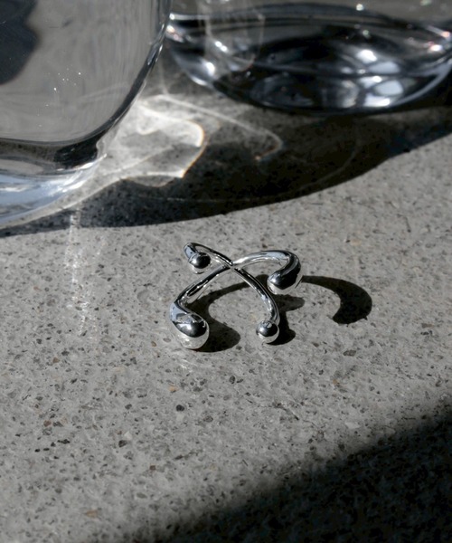 Soierie（ソワリー）の「バーベル ピンキー リング /  Barbell pinky ring（リング・レディース・シルバー・FREE）」の2枚目の写真