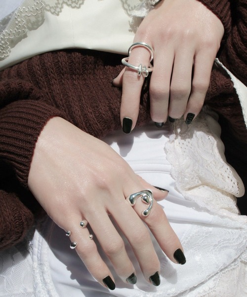 Soierie（ソワリー）の「バーベル ピンキー リング /  Barbell pinky ring（リング・レディース・シルバー・FREE）」の5枚目の写真