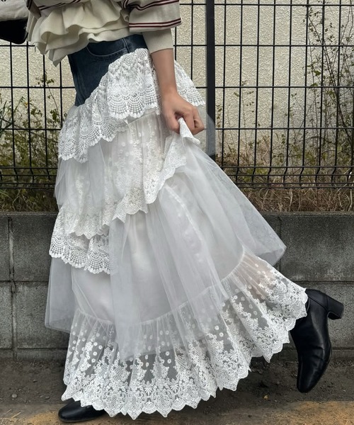 WILLFULLY（ウィルフリー）の「denim yoke lace irregular tiered SK（スカート・レディース・ブラック/ライトブルー・S/M）」の5枚目の写真