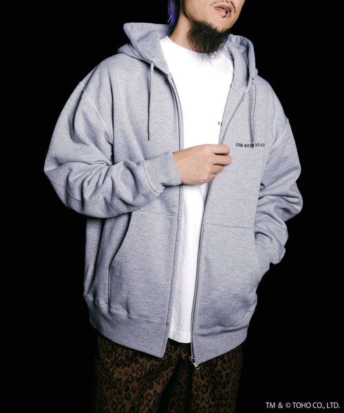 Subciety(サブサエティ)の「GODZILLA VS. KING GHIDORAH 1991 hoodie(ベスト・メンズ・グレー/ブラック・LARGE/MEDIUM/X-LARGE)」の5枚目の写真