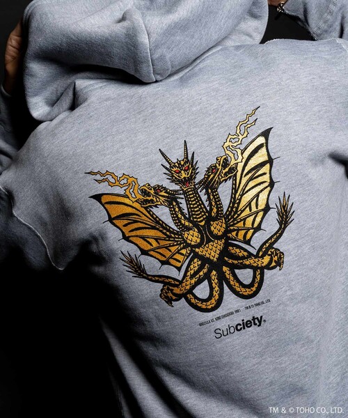 Subciety(サブサエティ)の「GODZILLA VS. KING GHIDORAH 1991 hoodie(ベスト・メンズ・グレー/ブラック・LARGE/MEDIUM/X-LARGE)」の7枚目の写真