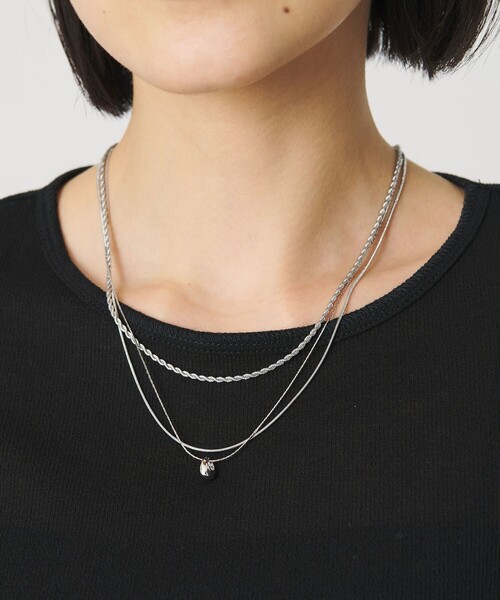 BEAUTY&YOUTH UNITED ARROWS(ビューティーアンドユースユナイテッドアローズ)の「メタルトップ ミックスチェーン 3連 ネックレス(ネックレス・レディース・シルバー/ゴールド・FREE)」の1枚目の写真