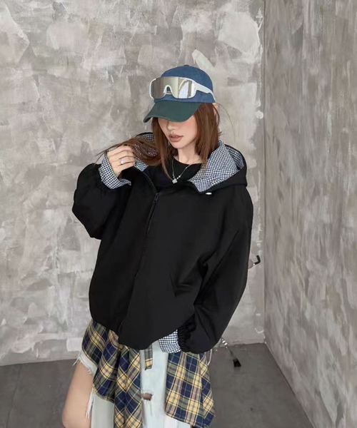 nonomi(ノノミ)の「韓国風 チェック配色 スタンドカラー ショートブルゾン(ナイロンジャケット・レディース・ブラック/ブルー系その他7・FREE)」の5枚目の写真