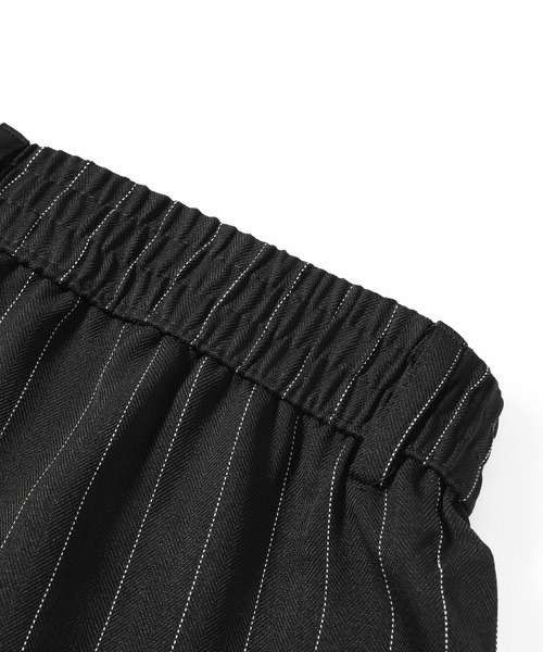 TOBEE（トゥビー）の「【TOBEE】ワイドシルエット バレルレッグ スラックスストライプ パンツ（スラックス・メンズ・ブラック/ダークグレー・MEDIUM/LARGE/X-LARGE/XX-LARGE/XXX-LARGE）」の13枚目の写真