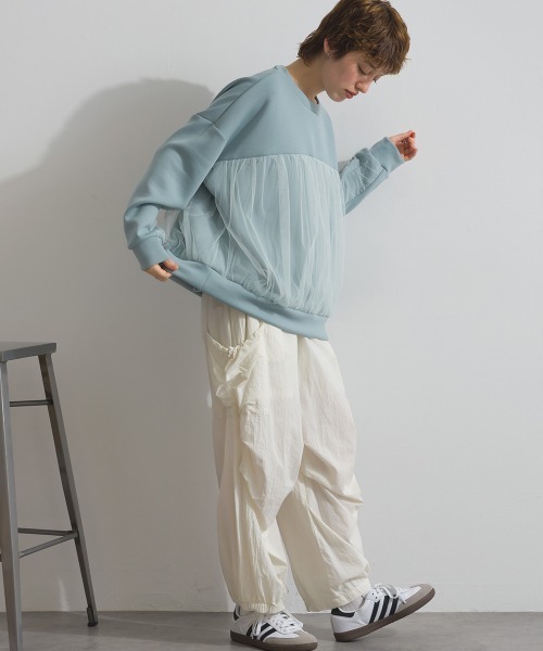 Fizz(フィズ)の「ダンボールチュールワイドプルオーバー(スウェット・レディース・ライトブルー/アイボリー/ブラック・M)」の21枚目の写真