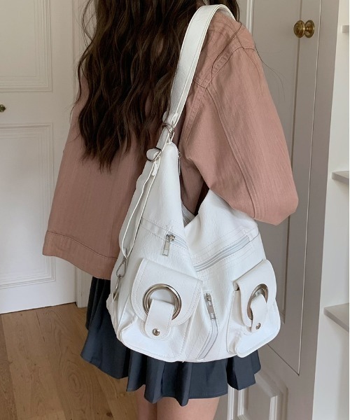 Teem Store(チームストア)の「【3WAY】ダブルポケットベルトデザイン ショルダーバッグ/リュック/トート(ショルダーバッグ・レディース・ホワイト/ブラック・F)」の4枚目の写真