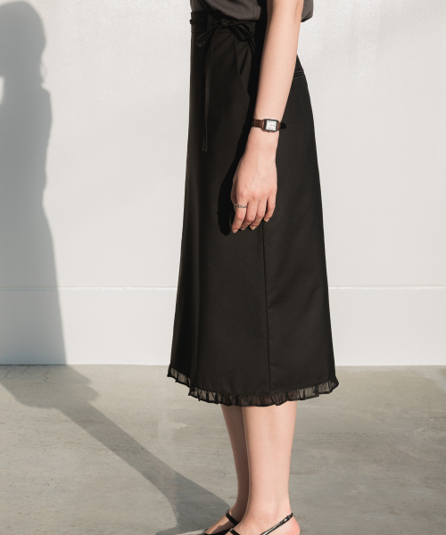 DEHEVE（デヘヴェ）の「Strap Point Frill Skirt [Black]（スカート・レディース・ブラック・SMALL/MEDIUM）」の5枚目の写真