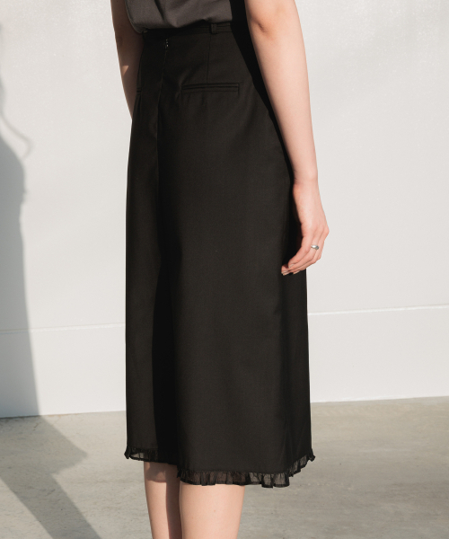 DEHEVE（デヘヴェ）の「Strap Point Frill Skirt [Black]（スカート・レディース・ブラック・SMALL/MEDIUM）」の3枚目の写真
