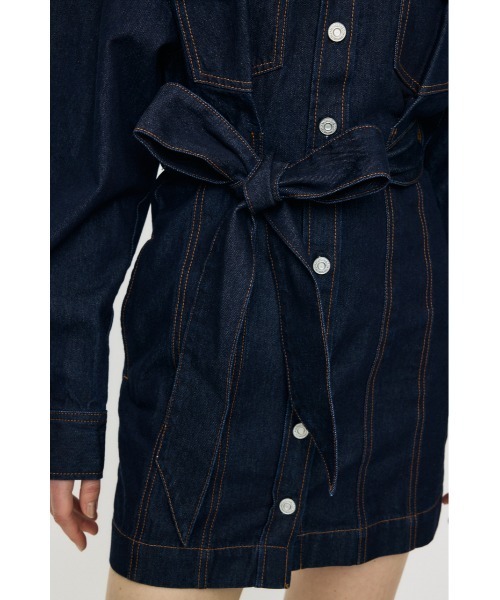 MOUSSY(マウジー)の「BELTED DENIM MINI ドレス(ワンピース・レディース・ブルー/ワンウォッシュ・1/2)」の17枚目の写真