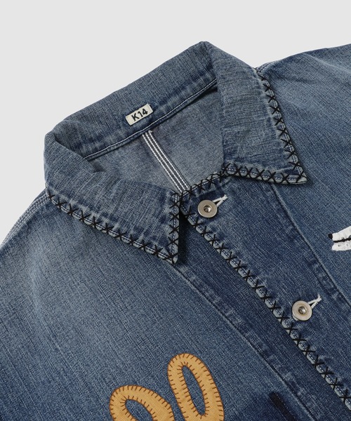 KHOKI（コッキ）の「Hand-Embroidered Denim Coverall（デニムジャケット・メンズ・ブラック/インディゴブルー・3）」の5枚目の写真