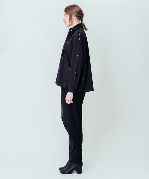 COMMON WARE（コモンウェアー）の「canaco_: Isokichi Asakura × canaco_ PRINTED RIBBON BLOUSE（シャツ/ブラウス・レディース・ブラック/ボルドー・2）」の5枚目の写真