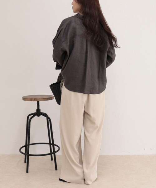 fredy emue(フレディエミュ)の「LINEN100 クロップドシャツ(シャツ/ブラウス・レディース・ブルー系その他/チャコールグレー/ベージュ/ベビーピンク/ベージュ系その他・38)」の8枚目の写真