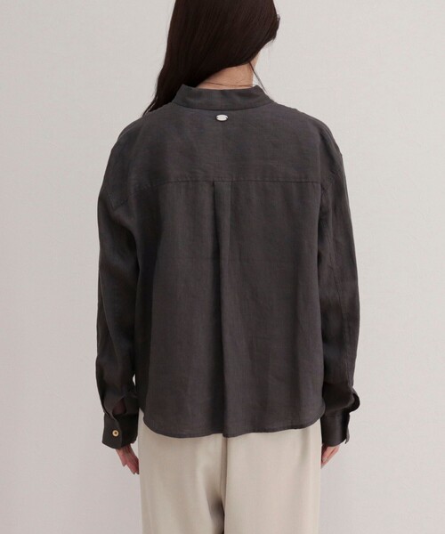 fredy emue(フレディエミュ)の「LINEN100 クロップドシャツ(シャツ/ブラウス・レディース・ブルー系その他/チャコールグレー/ベージュ/ベビーピンク/ベージュ系その他・38)」の17枚目の写真