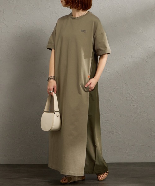 UNIVERSAL OVERALL（ユニバーサルオーバーオール）の「【WEB先行予約】[UNIVERSAL OVERALL/ユニバーサルオーバーオール] 別注 異素材切り替え マキシ丈ワンピース（ワンピース・レディース・グレイッシュベージュ/ブラック/チャコールグレー・F）」の3枚目の写真