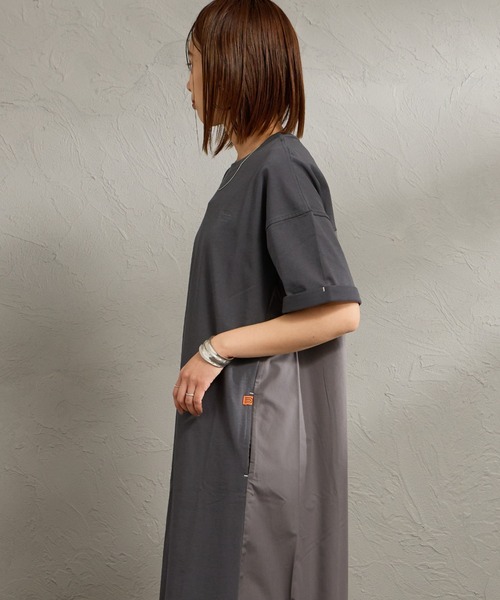 UNIVERSAL OVERALL（ユニバーサルオーバーオール）の「【WEB先行予約】[UNIVERSAL OVERALL/ユニバーサルオーバーオール] 別注 異素材切り替え マキシ丈ワンピース（ワンピース・レディース・グレイッシュベージュ/ブラック/チャコールグレー・F）」の20枚目の写真