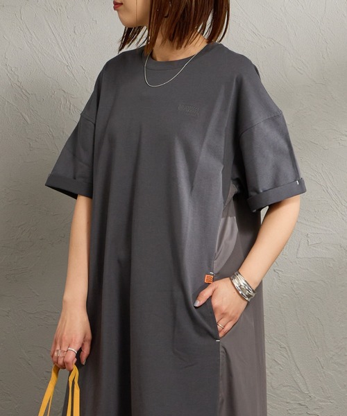 UNIVERSAL OVERALL（ユニバーサルオーバーオール）の「【WEB先行予約】[UNIVERSAL OVERALL/ユニバーサルオーバーオール] 別注 異素材切り替え マキシ丈ワンピース（ワンピース・レディース・グレイッシュベージュ/ブラック/チャコールグレー・F）」の18枚目の写真