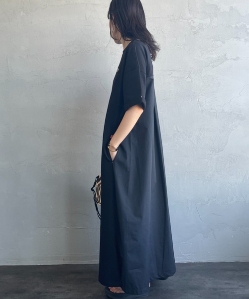 UNIVERSAL OVERALL（ユニバーサルオーバーオール）の「【WEB先行予約】[UNIVERSAL OVERALL/ユニバーサルオーバーオール] 別注 異素材切り替え マキシ丈ワンピース（ワンピース・レディース・グレイッシュベージュ/ブラック/チャコールグレー・F）」の12枚目の写真