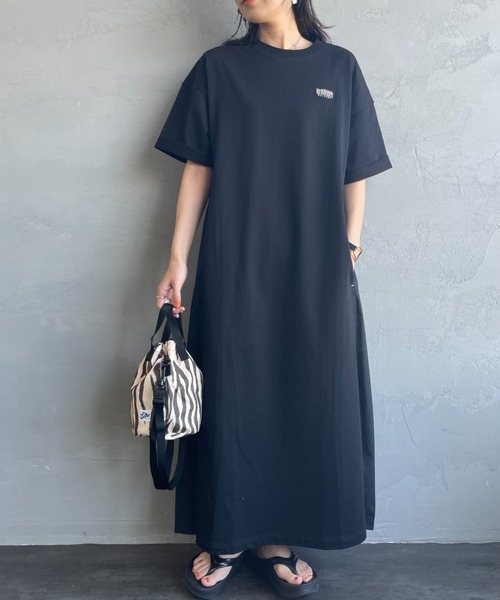 UNIVERSAL OVERALL（ユニバーサルオーバーオール）の「【WEB先行予約】[UNIVERSAL OVERALL/ユニバーサルオーバーオール] 別注 異素材切り替え マキシ丈ワンピース（ワンピース・レディース・グレイッシュベージュ/ブラック/チャコールグレー・F）」の11枚目の写真