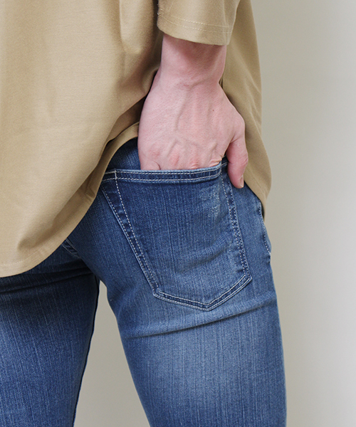 Lui's（ルイス）の「Lui's(ルイス) スキニーデニムパンツ（デニムパンツ・メンズ・ブルー/ライトブルー・MEDIUM/SMALL/LARGE/X-SMALL）」の6枚目の写真