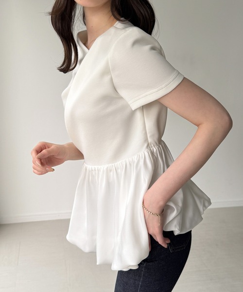 junoah(ジュノア)の「半袖ドレープペプラムバルーンカットトップス(シャツ/ブラウス・レディース・アイボリー/ブラック/ネイビー/ホワイト/ライトブルー・LARGE/MEDIUM/SMALL)」の7枚目の写真