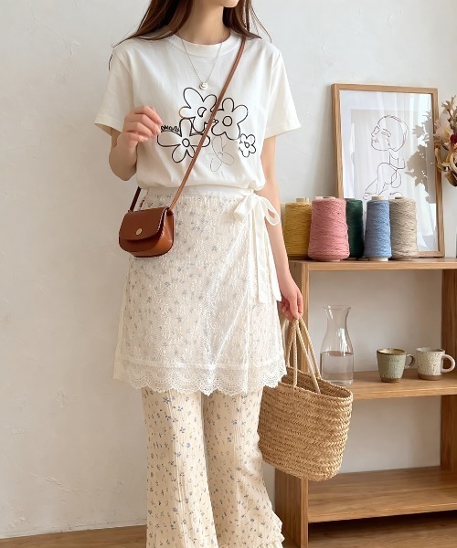 pyornim(ピョルニム)の「フラワー 刺繍 半袖 Tシャツ(Tシャツ/カットソー・レディース・グレー/ホワイト/アイボリー・F)」の11枚目の写真