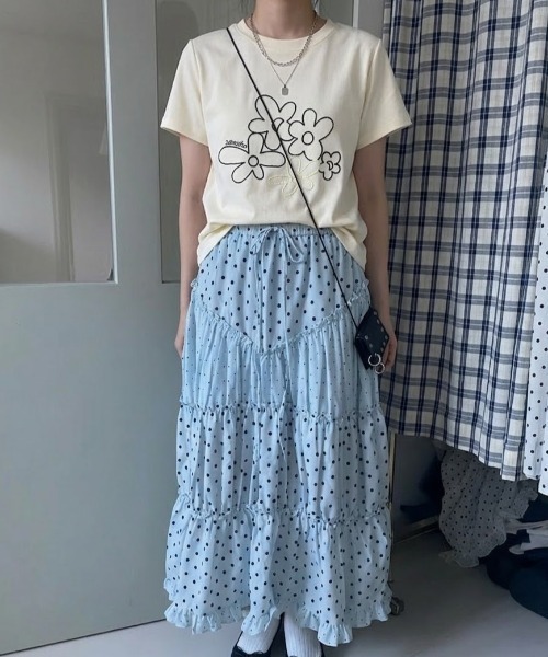 pyornim(ピョルニム)の「フラワー 刺繍 半袖 Tシャツ(Tシャツ/カットソー・レディース・グレー/ホワイト/アイボリー・F)」の12枚目の写真