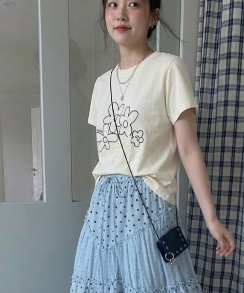 pyornim(ピョルニム)の「フラワー 刺繍 半袖 Tシャツ(Tシャツ/カットソー・レディース・グレー/ホワイト/アイボリー・F)」の13枚目の写真