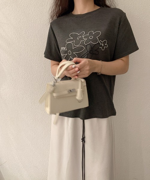 pyornim(ピョルニム)の「フラワー 刺繍 半袖 Tシャツ(Tシャツ/カットソー・レディース・グレー/ホワイト/アイボリー・F)」の22枚目の写真