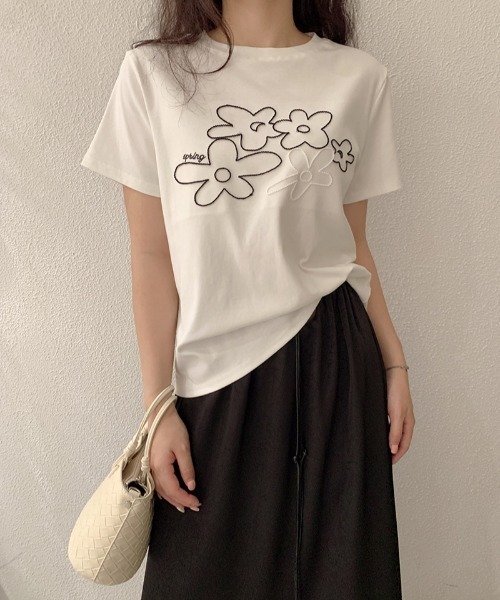 pyornim(ピョルニム)の「フラワー 刺繍 半袖 Tシャツ(Tシャツ/カットソー・レディース・グレー/ホワイト/アイボリー・F)」の18枚目の写真